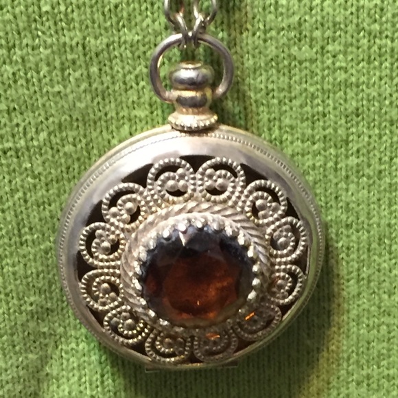 avon vintage locket necklace